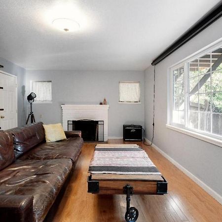 Large 1 Bedroom Apartment, Home Theater, Fireplace Berkeley Exterior photo